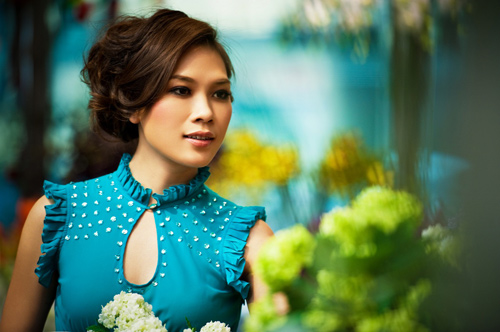 Mỹ Tâm rực rỡ hoa tươi !!! (VIET media)